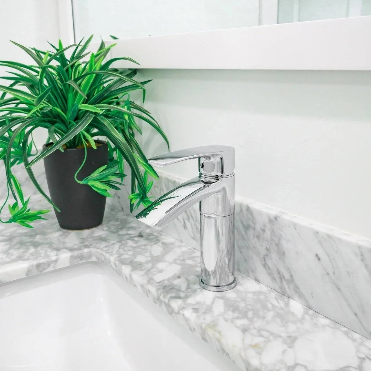 Brushed Nickel Single Hole Bathroom Sink Faucet with Swivel Spout E579115