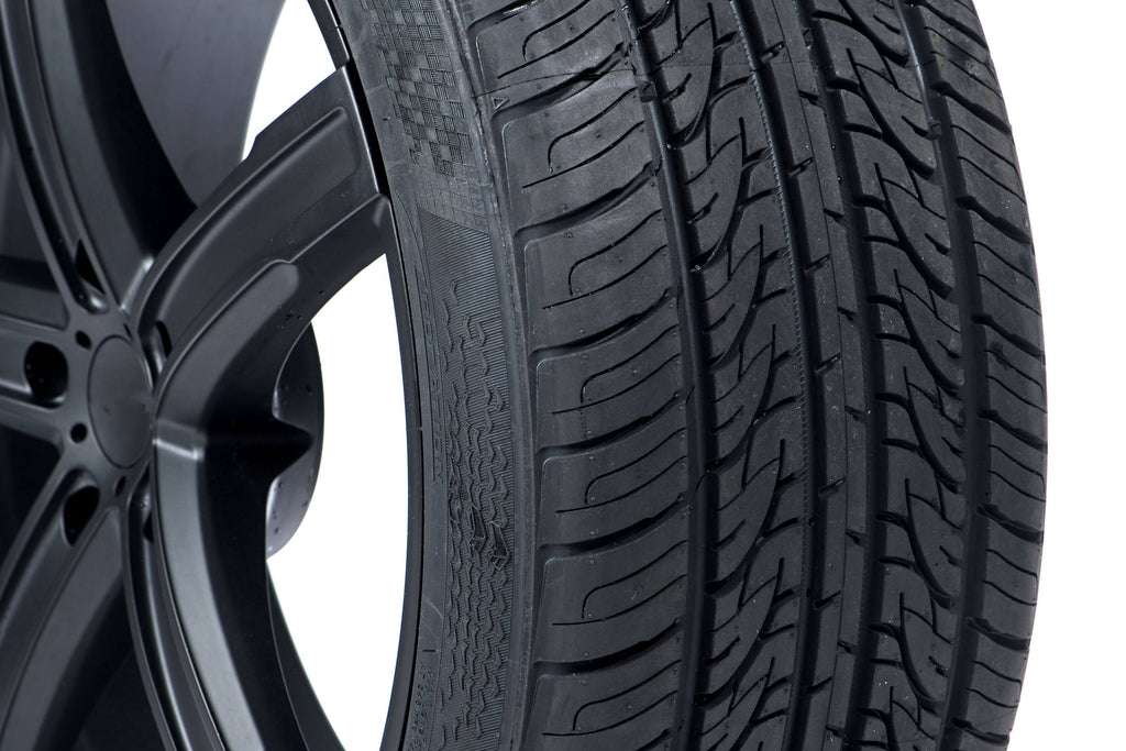 245/35R20 95W All-Season Radial Tire K963032