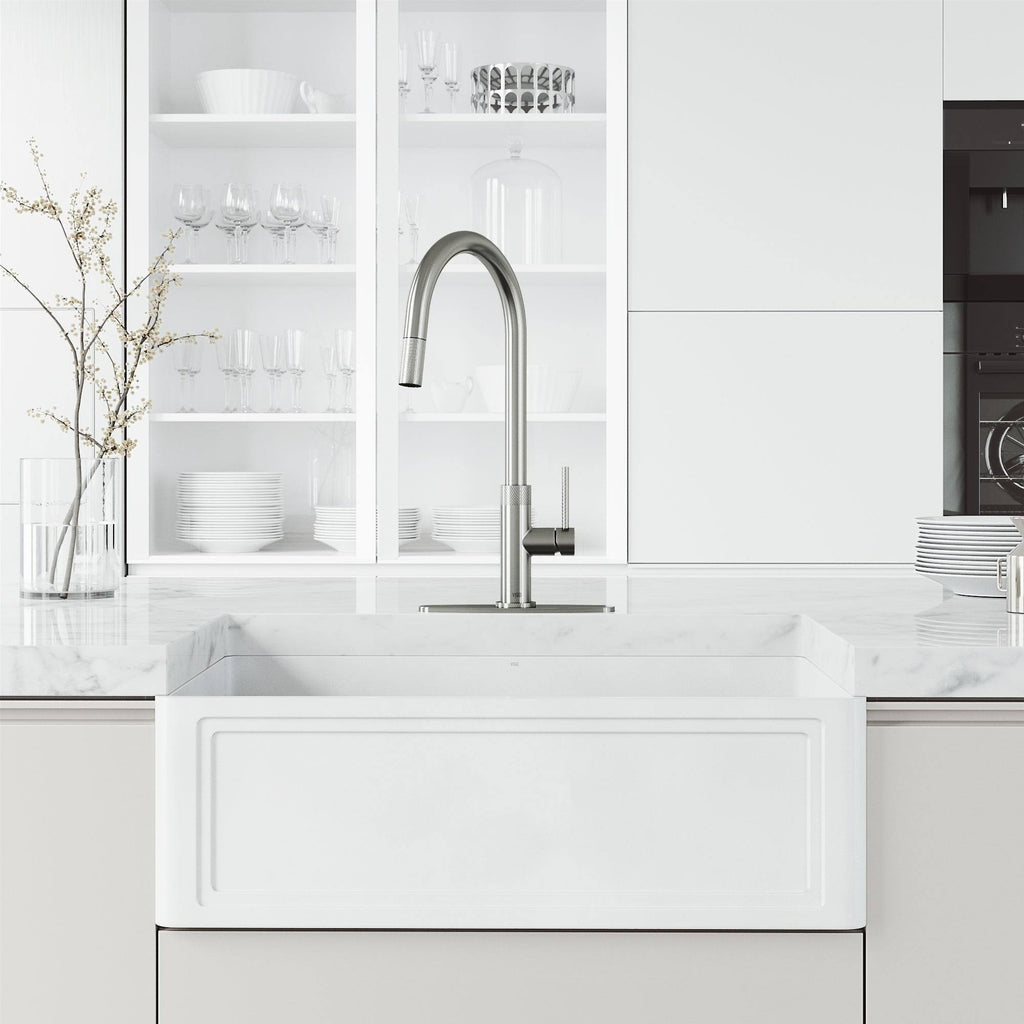 Stainless Steel Pull-Down Kitchen Faucet with Deck Plate Q5766