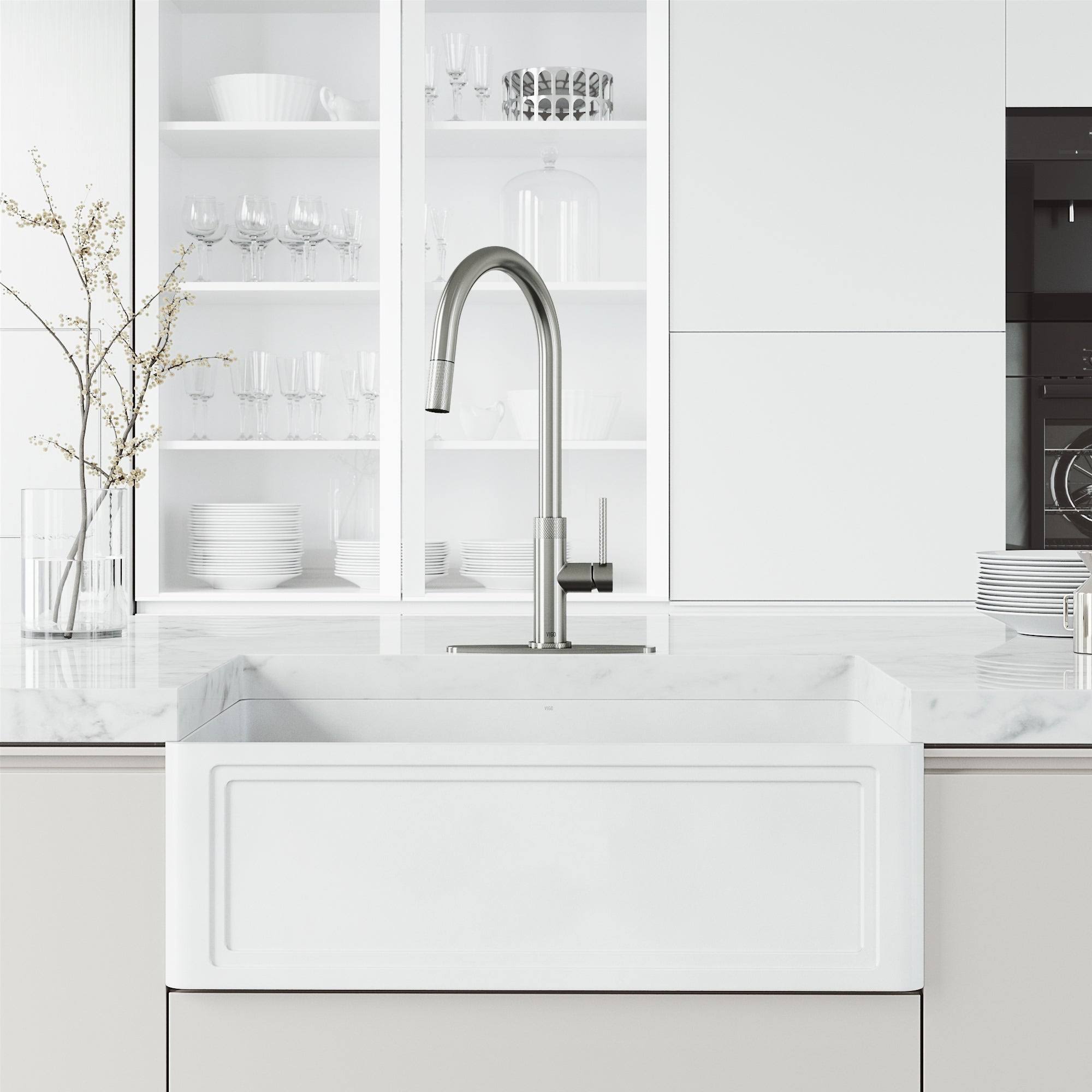 Stainless Steel Pull-Down Kitchen Faucet with Deck Plate Q5766