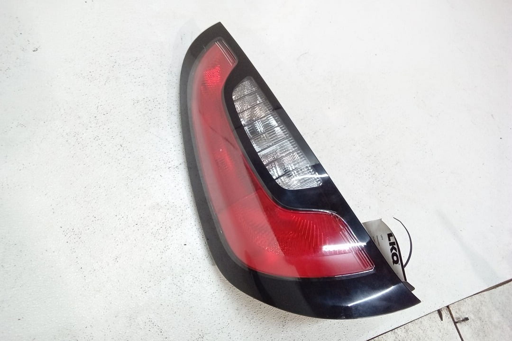 Driver Side Tail Light Assembly LH P82155